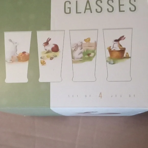 William-Sonoma Retro art work on a set of four Easter Glasses - Picture 10 of 13